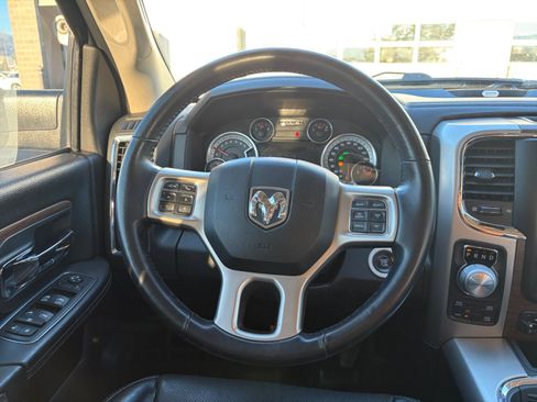 Used 2016 RAM 1500 Laramie w/ Convenience Group AWD/4WD image 19