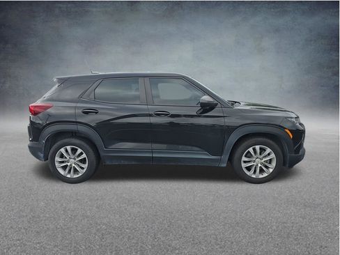 Used 2021 Chevrolet TrailBlazer LS FWD image 3