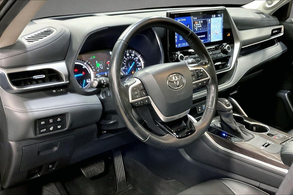 Used 2022 Toyota Highlander Platinum AWD/4WD image 18