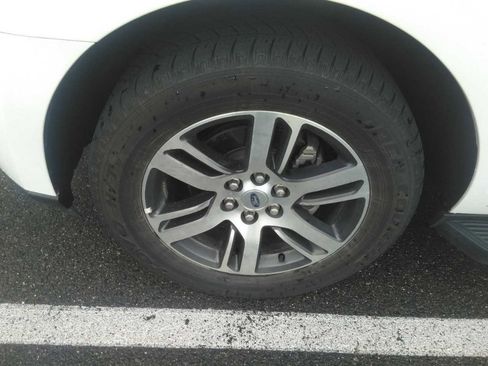 Used 2024 Ford Expedition Limited image 6