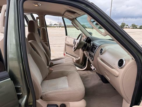 Used 2003 Ford Expedition XLT RWD image 28