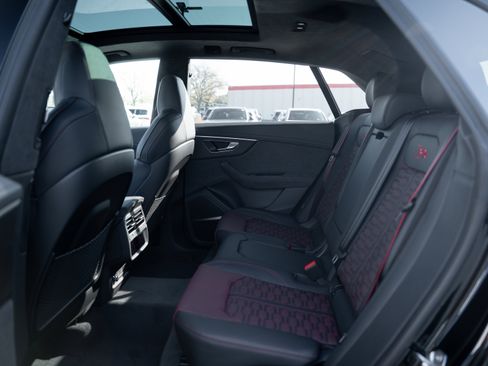 New 2026 Audi RS Q8 performance image 25