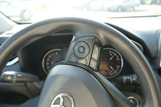 Used 2025 Toyota RAV4 XLE FWD image 25
