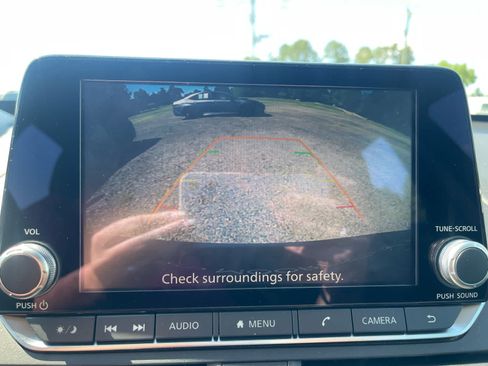 Used 2025 Nissan Altima 2.5 SV FWD image 29
