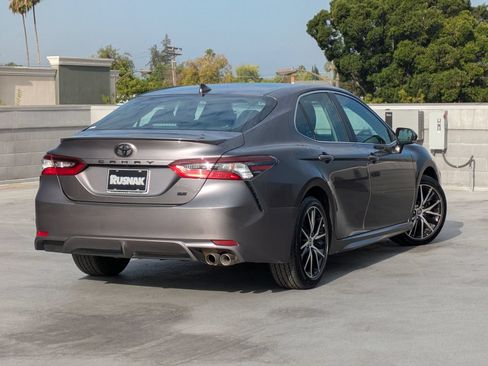 Used 2023 Toyota Camry SE FWD image 4