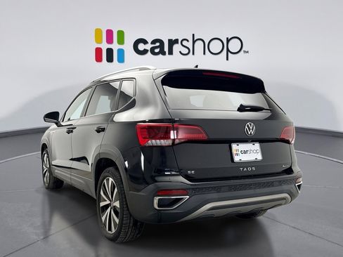 Used 2022 Volkswagen Taos SE image 3