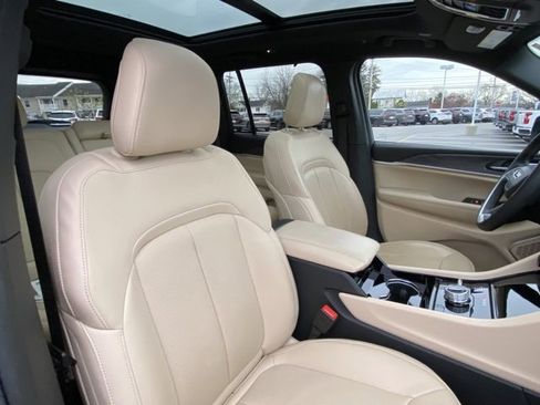 Used 2022 Jeep Grand Cherokee Limited 4xe w/ Luxury Tech Group II image 21