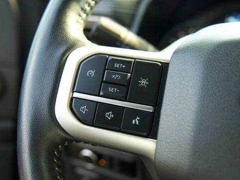 Certified 2024 Ford Expedition XLT AWD/4WD image 19