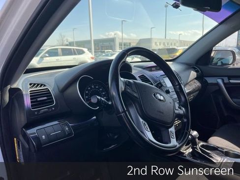 Used 2014 Kia Sorento LX image 9