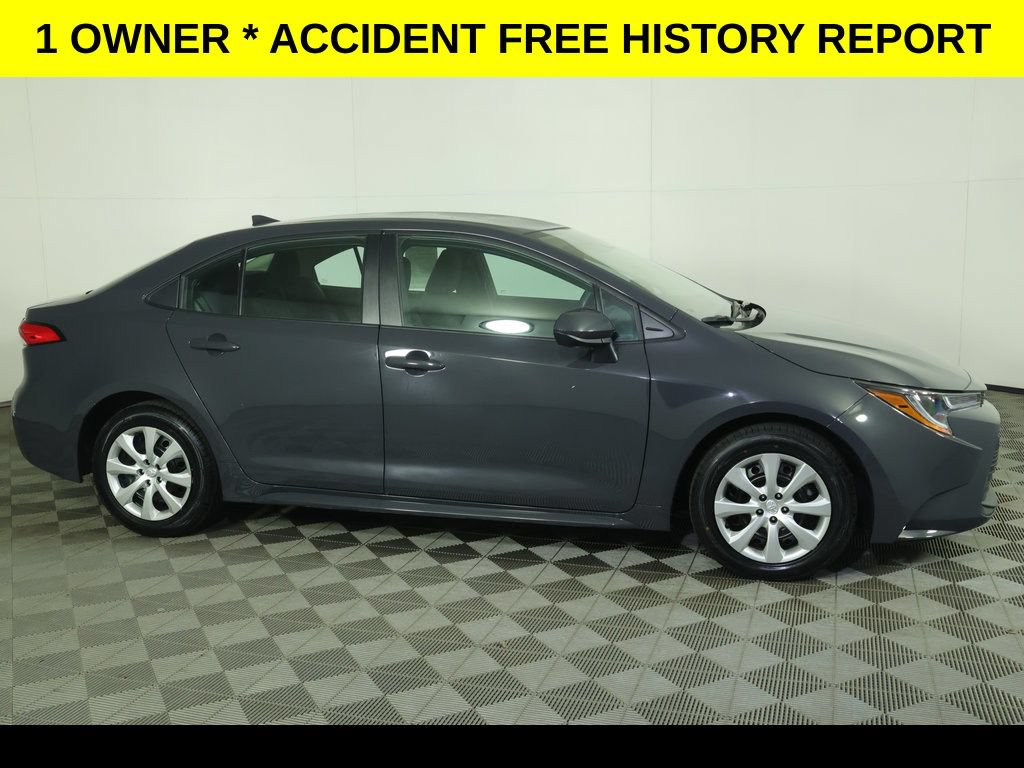 Used 2025 Toyota Corolla LE FWD image 2