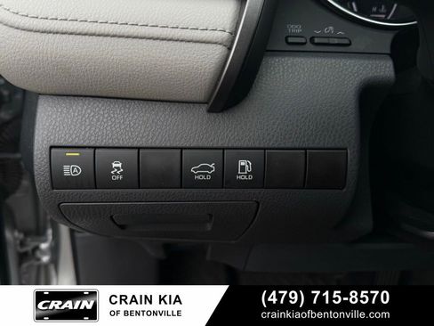 Used 2020 Toyota Camry XLE FWD image 12