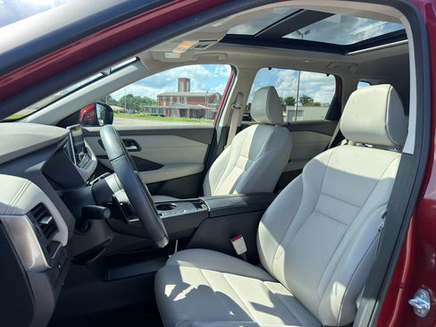 Used 2024 Nissan Rogue SV w/ SV Premium Package FWD image 13