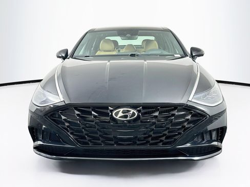 Used 2021 Hyundai Sonata Limited w/ Cargo Package FWD image 2
