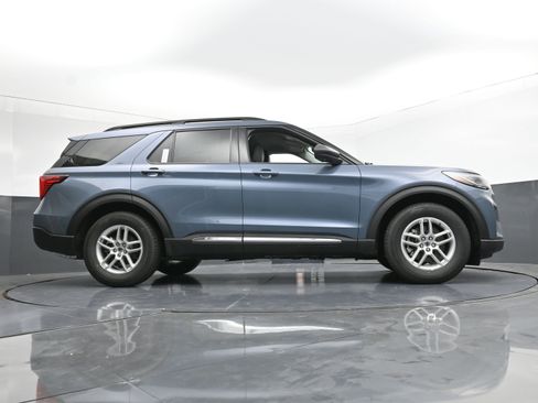 New 2025 Ford Explorer Active w/ Active Comfort Package image 17