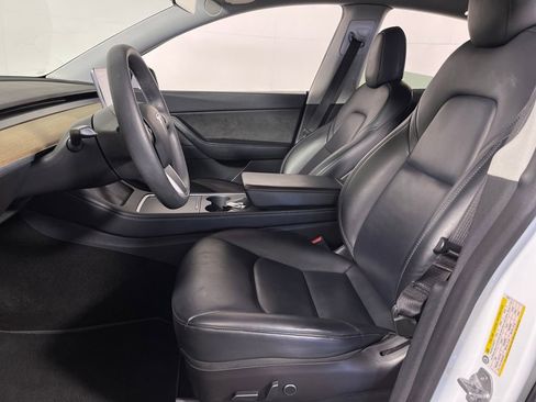 Used 2021 Tesla Model Y Long Range image 12