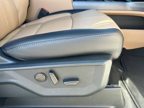 Used 2026 Ford F350 Lariat w/ Chrome Package image 25