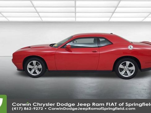 Certified 2022 Dodge Challenger SXT image 9