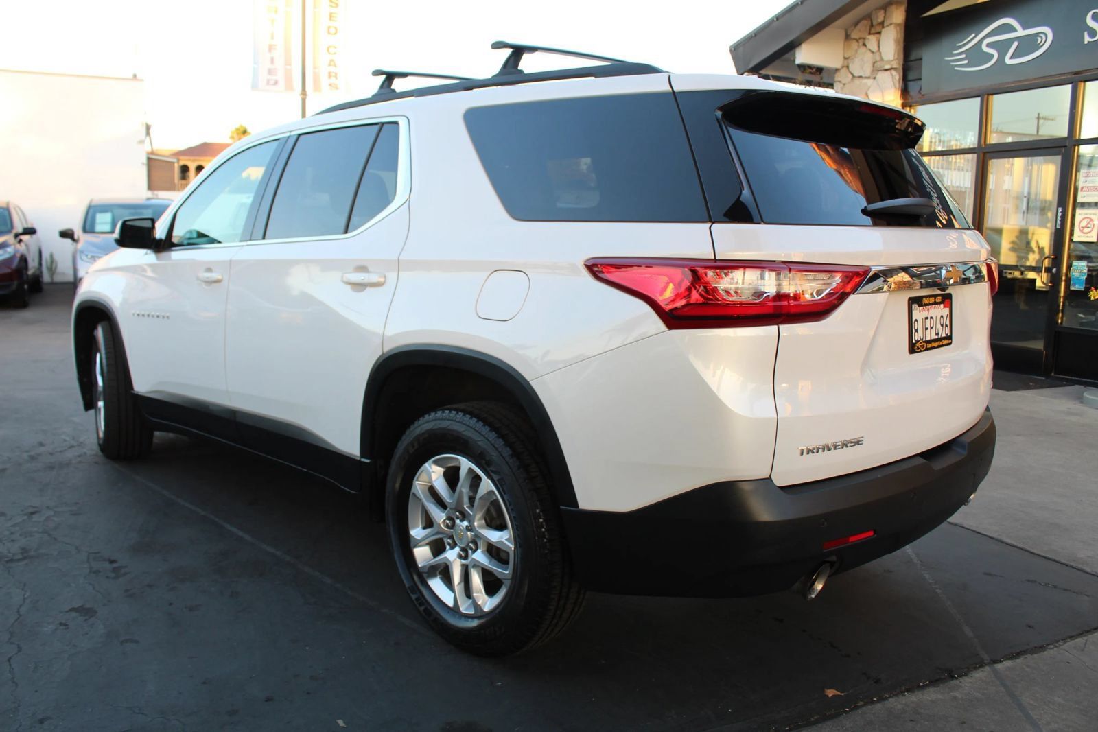 Used 2019 Chevrolet Traverse LT FWD image 3