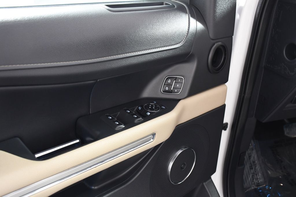 Used 2023 Ford Expedition Max Limited AWD/4WD image 15