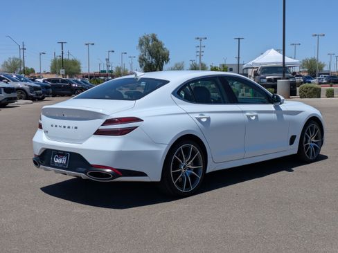 Used 2025 Genesis G70 2.5T RWD image 5