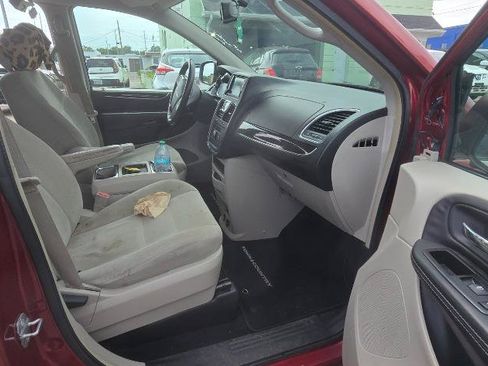 Used 2014 Chrysler Town & Country Touring w/ Driver Convenience Group FWD image 18