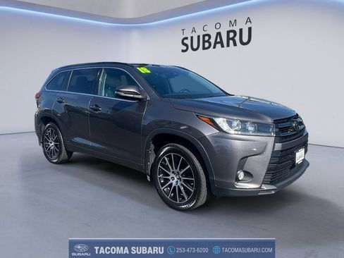 Used 2018 Toyota Highlander SE AWD/4WD image 7
