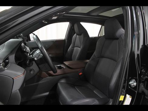 Used 2022 Toyota Venza Limited AWD/4WD image 5