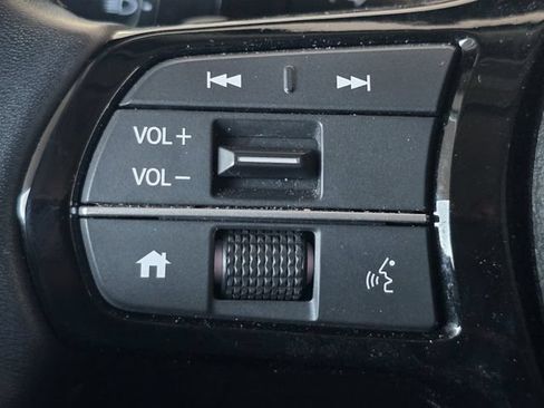 Used 2025 Honda Pilot EX-L image 9