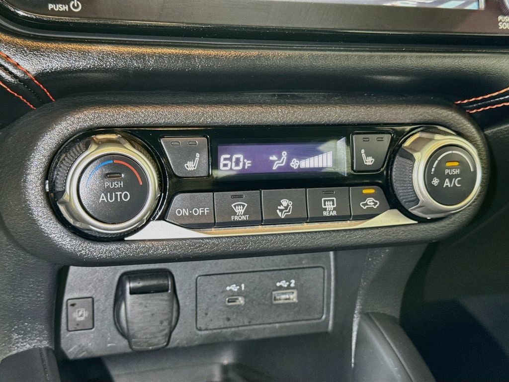 Used 2025 Nissan Versa SR FWD image 13