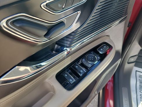 Used 2020 Lincoln Corsair FWD image 16