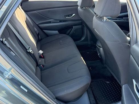Used 2024 Hyundai Elantra SEL FWD image 25