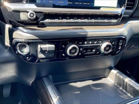 Certified 2025 Chevrolet Silverado 2500 LT w/ All Star Edition image 31