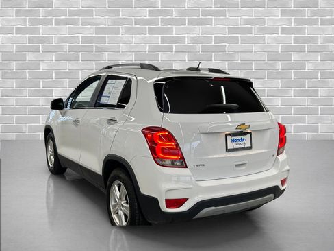 Used 2019 Chevrolet Trax LT w/ LT Convenience Package image 3