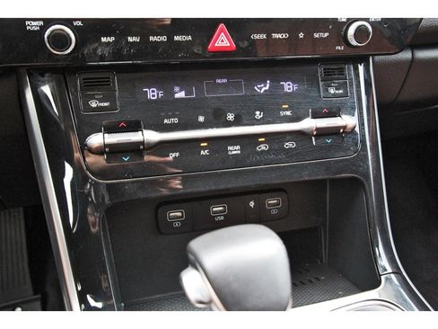 Certified 2023 Kia Carnival SX Prestige FWD image 27