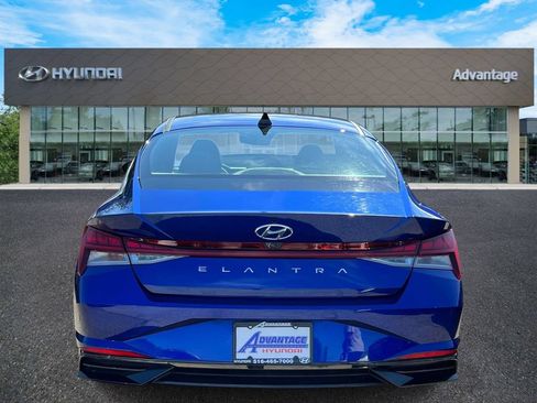 Used 2022 Hyundai Elantra SEL w/ Convenience + Premium Package FWD image 6