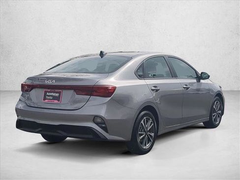 Used 2024 Kia Forte LXS w/ LXS Technology Package image 5