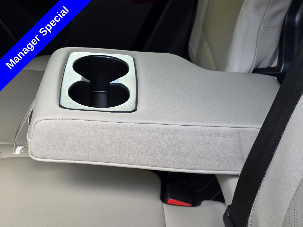 Used 2022 Ford Escape SEL FWD image 11