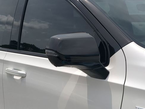 Used 2025 Cadillac Escalade Sport Platinum w/ LPO, Floor Liner Package AWD/4WD image 10