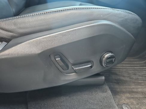 Used 2019 Volvo XC90 T5 Momentum w/ Multimedia Package image 30