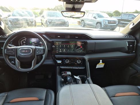 Used 2024 GMC Sierra 1500 AT4 w/ Technology Package AWD/4WD image 34
