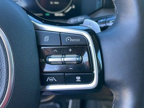 Used 2023 Kia Sorento SX Prestige image 18