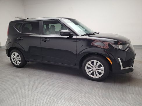 Used 2024 Kia Soul LX image 11