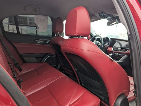Used 2020 Alfa Romeo Giulia RWD image 29