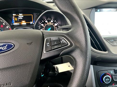 Used 2018 Ford Escape SE w/ SE SYNC Package image 12