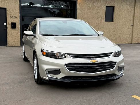 Used 2016 Chevrolet Malibu LT image 3