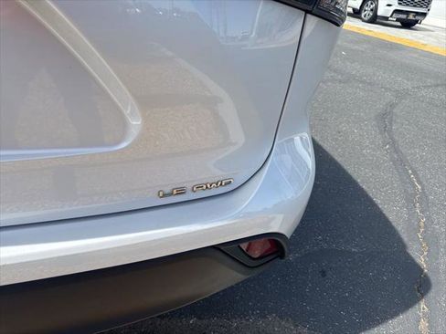 Certified 2024 Toyota Highlander LE AWD/4WD image 8