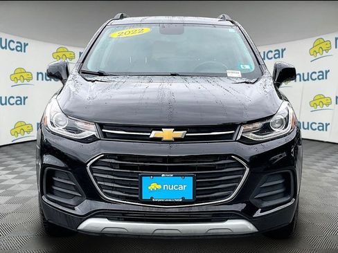 Used 2022 Chevrolet Trax LT w/ LT Convenience Package AWD/4WD image 2