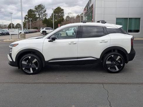 New 2026 Nissan Kicks SR w/ Cold Weather Package FWD image 6