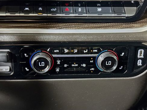 Used 2025 Chevrolet Silverado 1500 LT AWD/4WD image 14