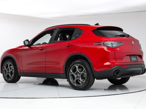 New 2025 Alfa Romeo Stelvio Sprint image 3